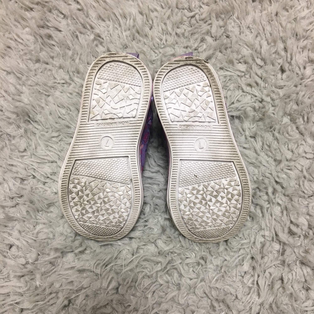 *SOLD* Paw Patrol Shoes - Picture 5 of 8